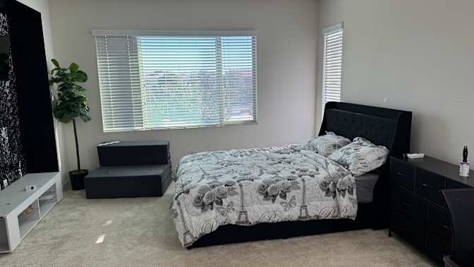Kwame Boat's room