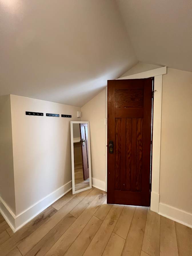 Tran's room
