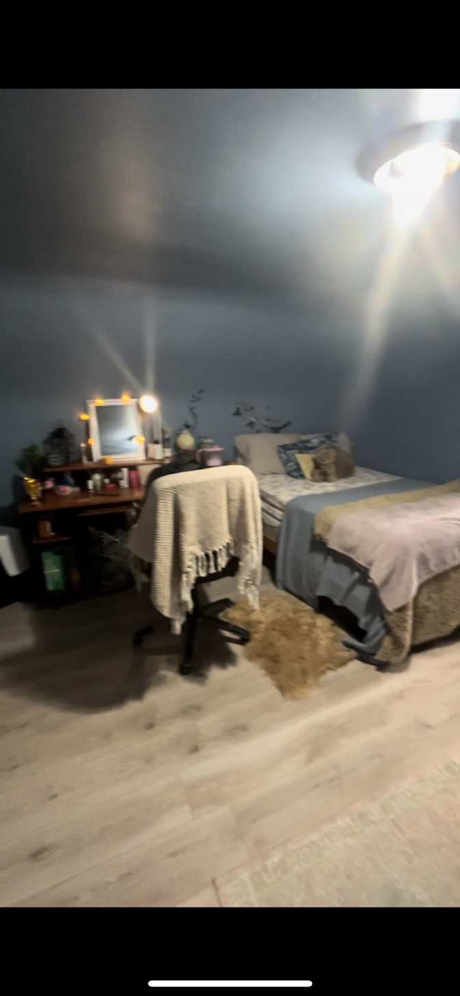 zainab's room