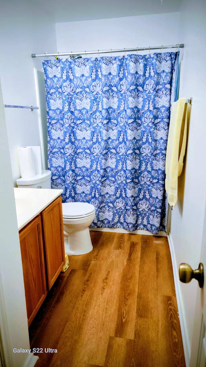 SHUKRI ROBINSON's room