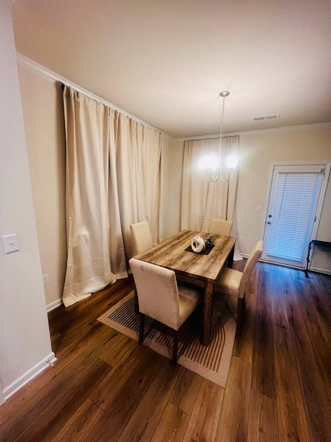 Everland Realty's room