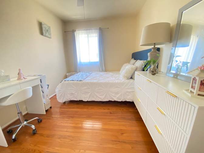 Lina's room