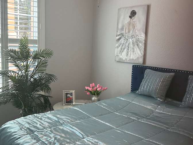 Sisa's room