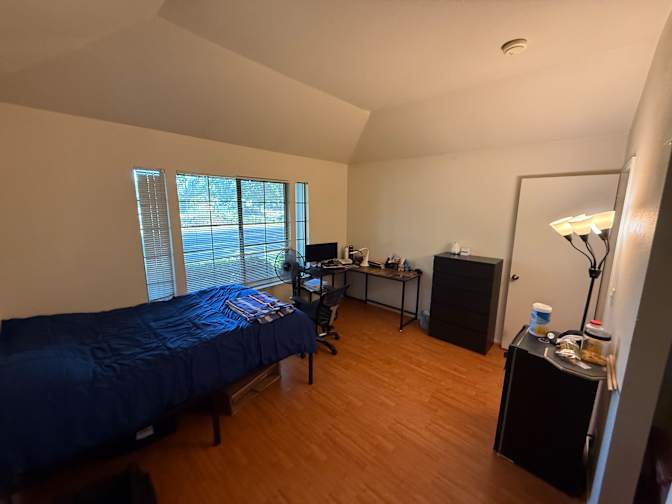 Josue's room
