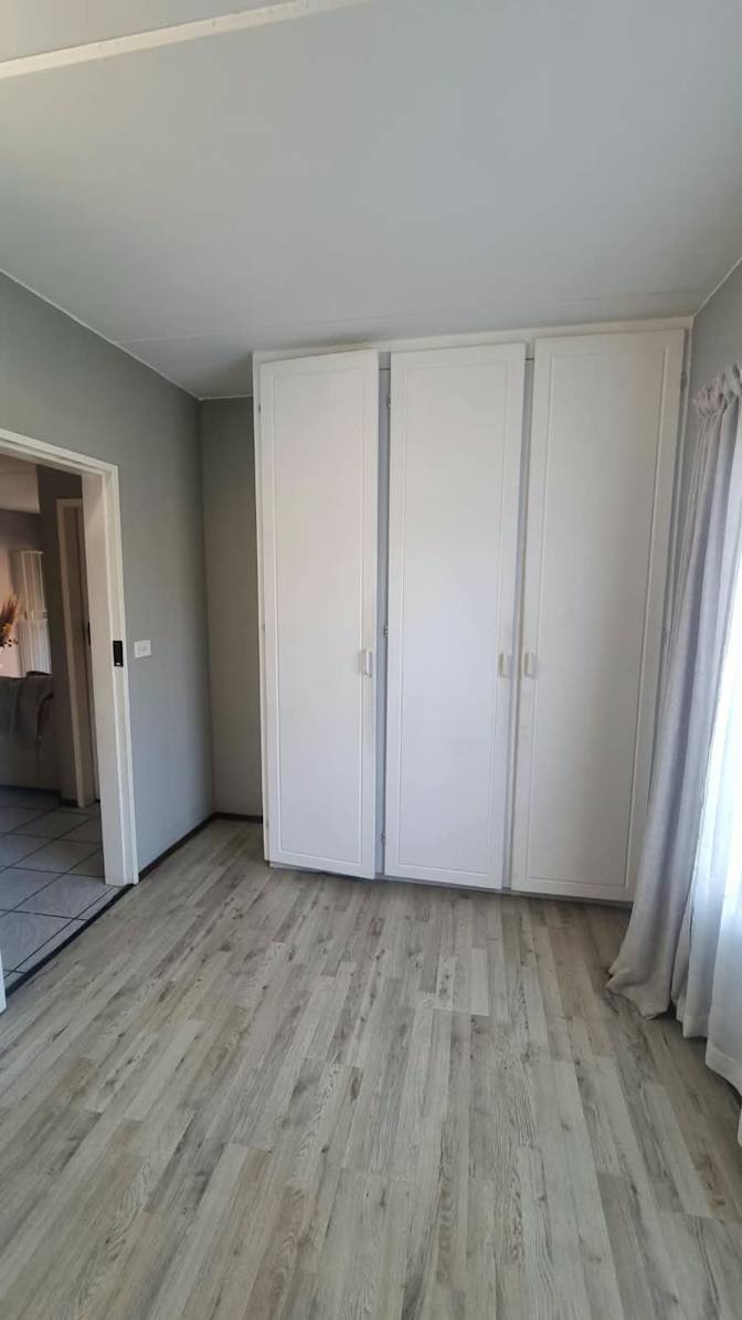 Ellis Banhwa's room