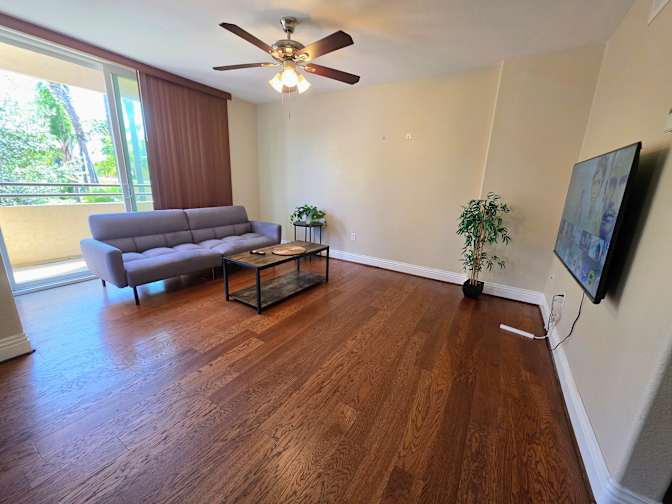 Venetian Condos's room