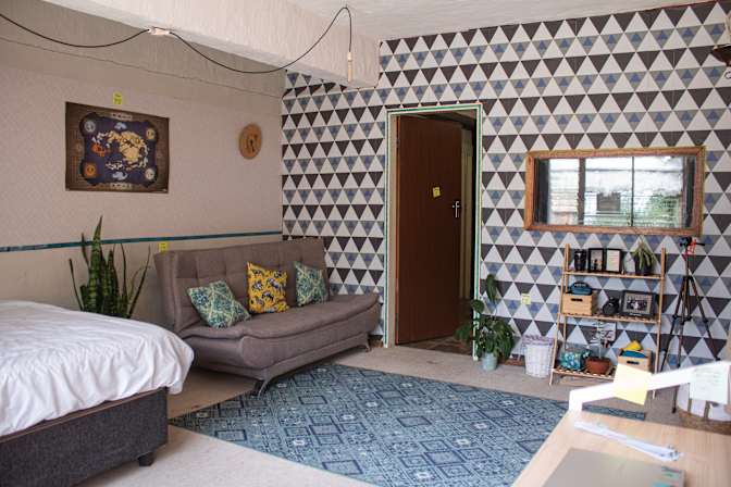 Salma Tanaka's room