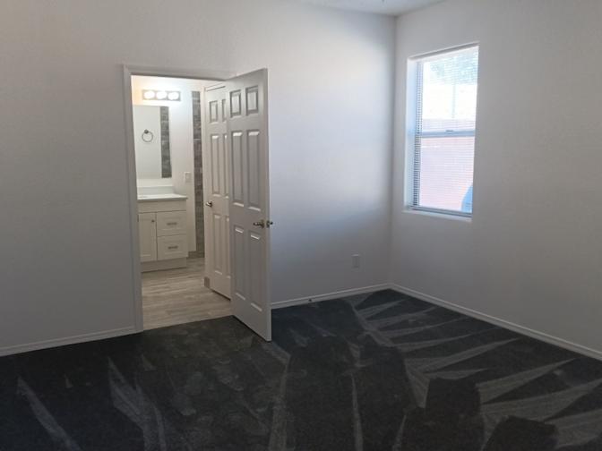 Eleanor  Lymon's room