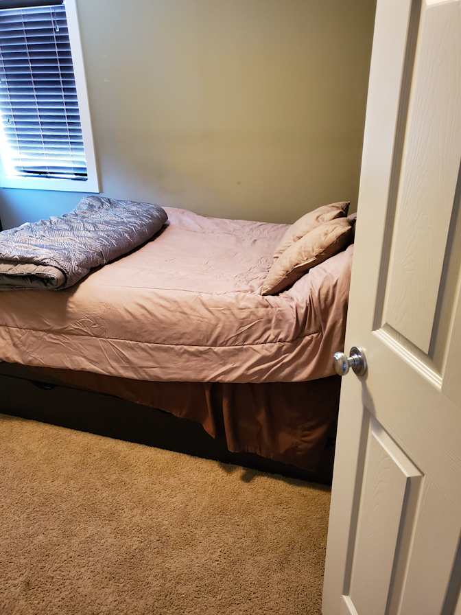 Ivy Winter's room