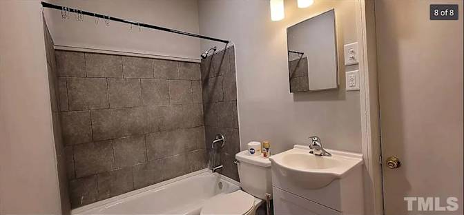Alcove Rooms's room