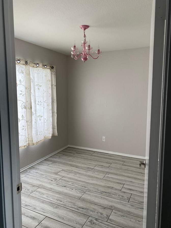 Derah's room