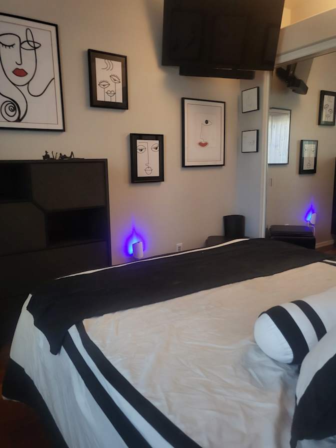 MONIQUE MACIAS's room