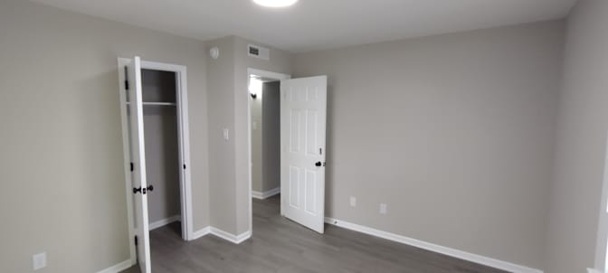 Alcove Rooms's room