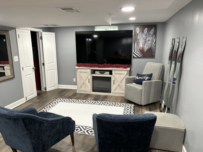 M. Safire Windley's room