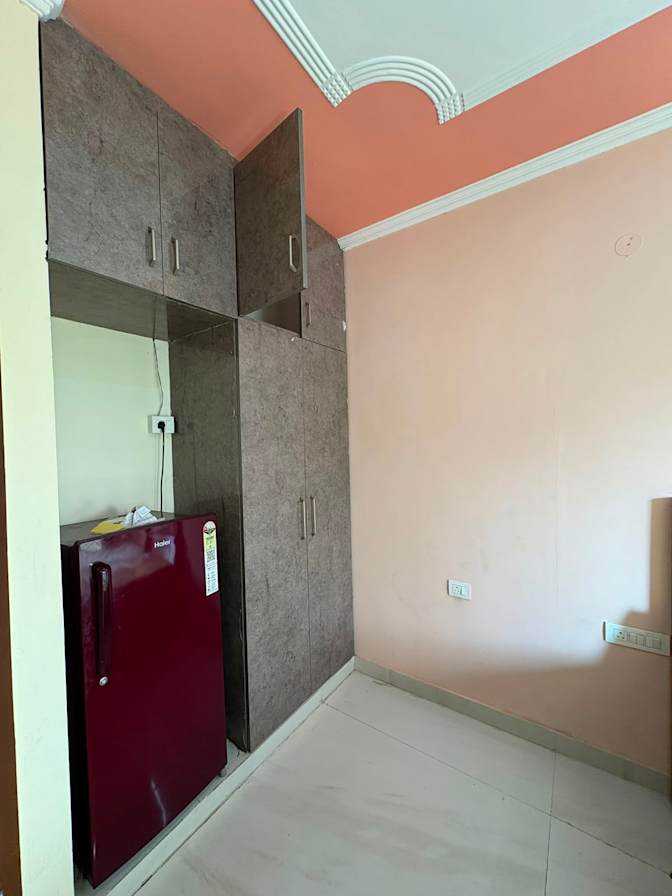 Divyanshi's room