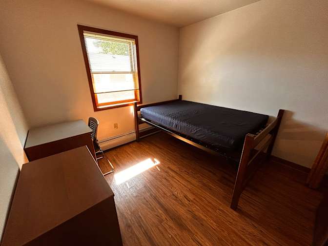 Can Liu's room