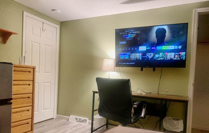Nate Hurwitz's room