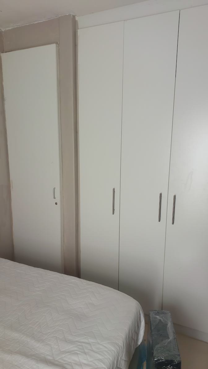 simon's room