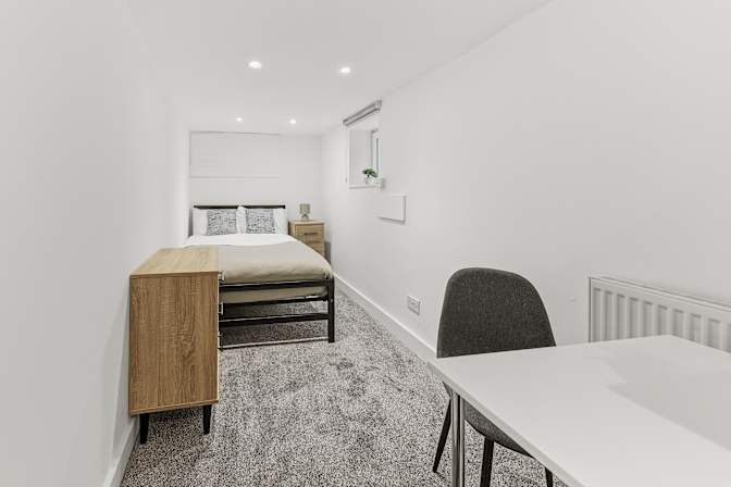Gurj's room