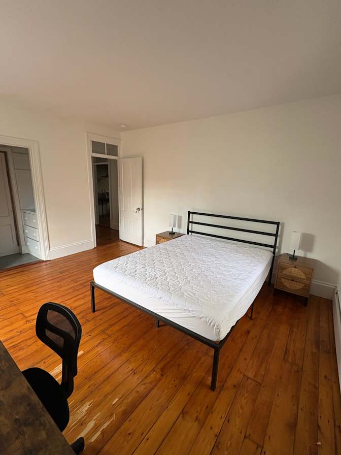Haus Management's room