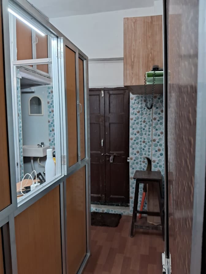 V G Abraham's room