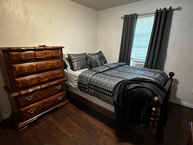 WACKENE's room
