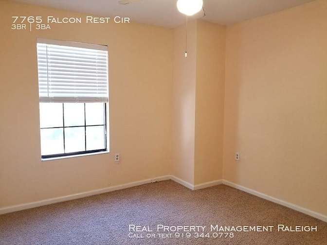 Alcove Rooms's room