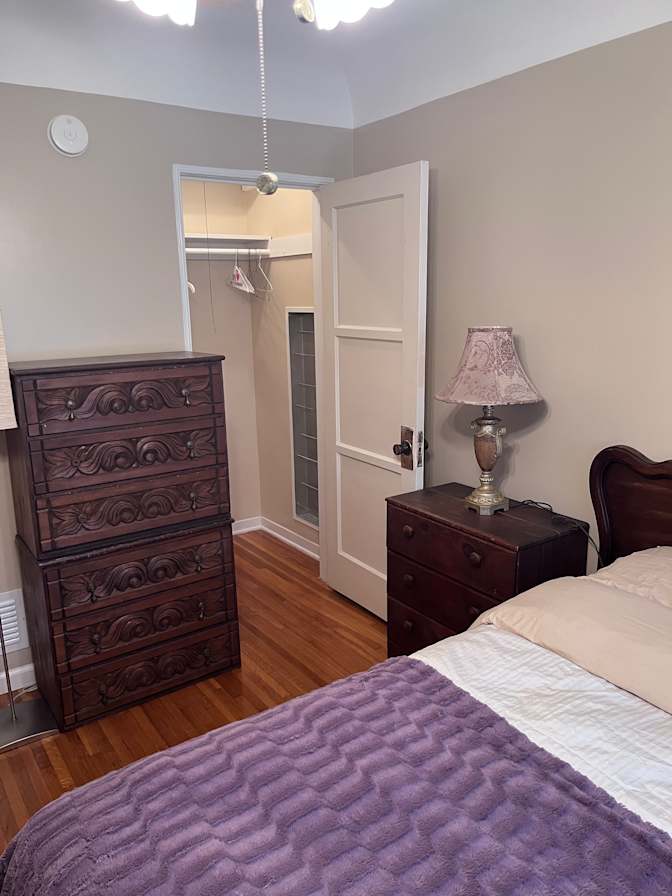 Tom's room