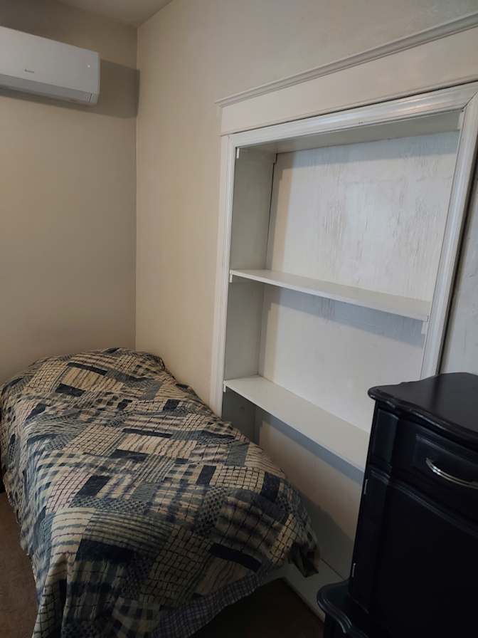 Carlos's room