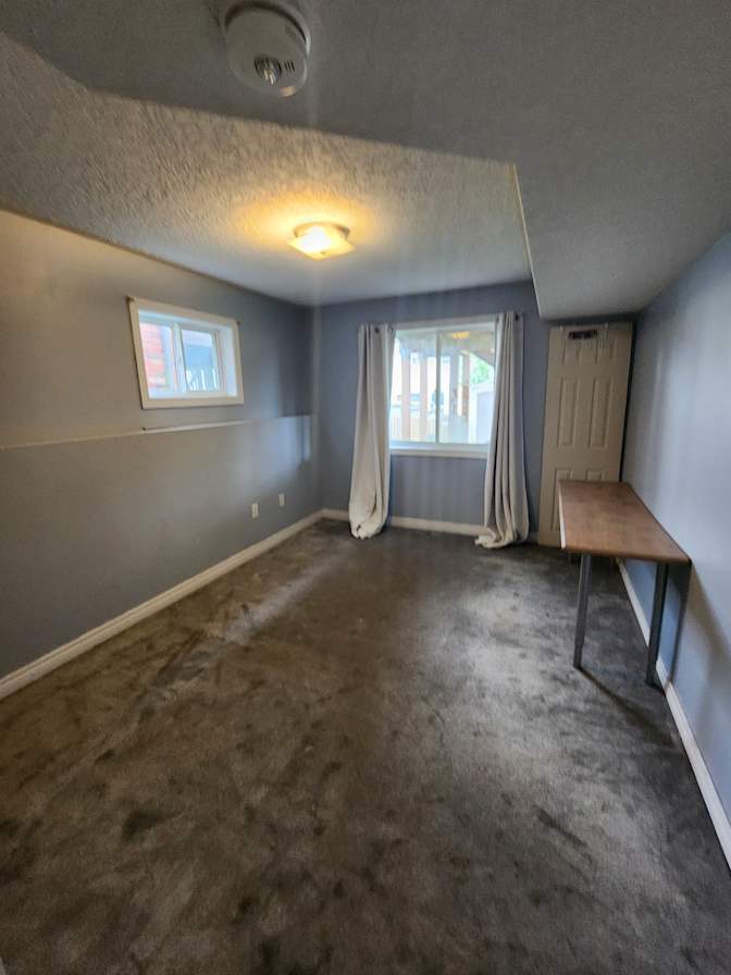 Rent's room