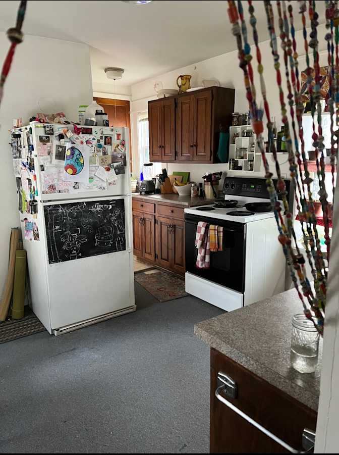 Dee's room