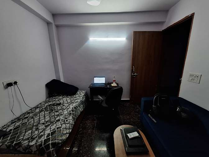 abhishek prasad's room