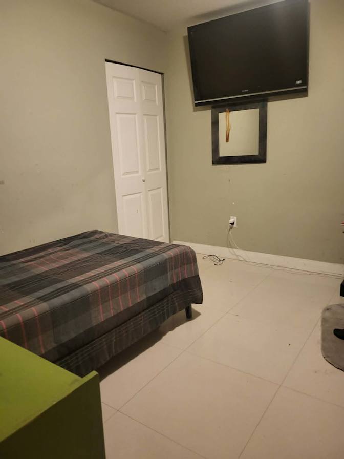 Eddy's room