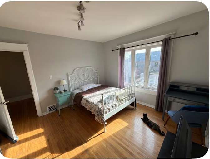 Lisa's room