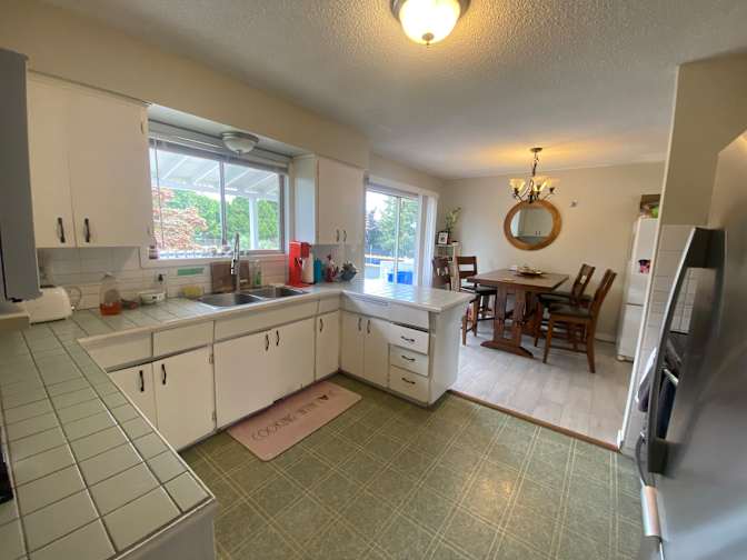 Emerald House's room