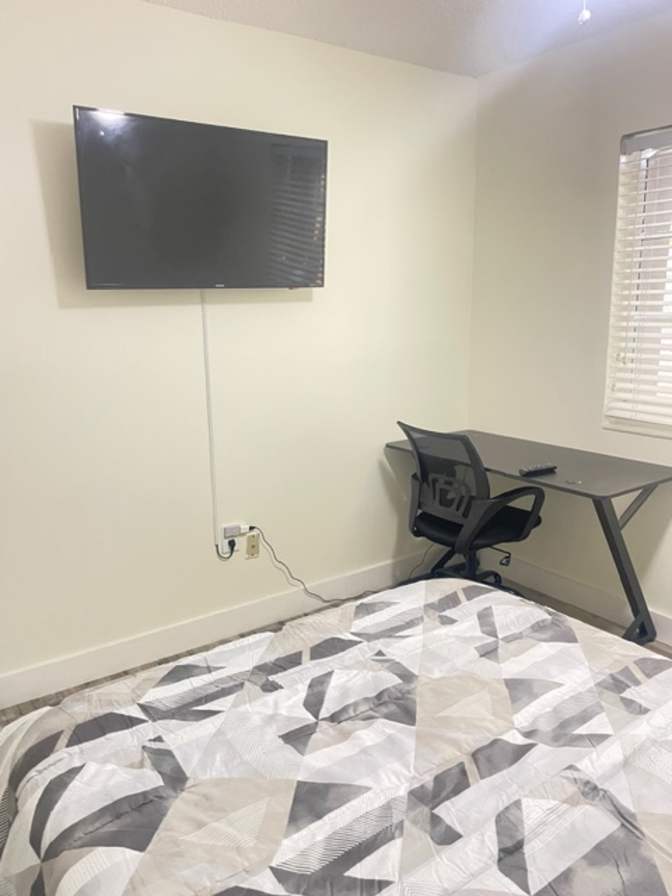 Eduardo Guzman's room