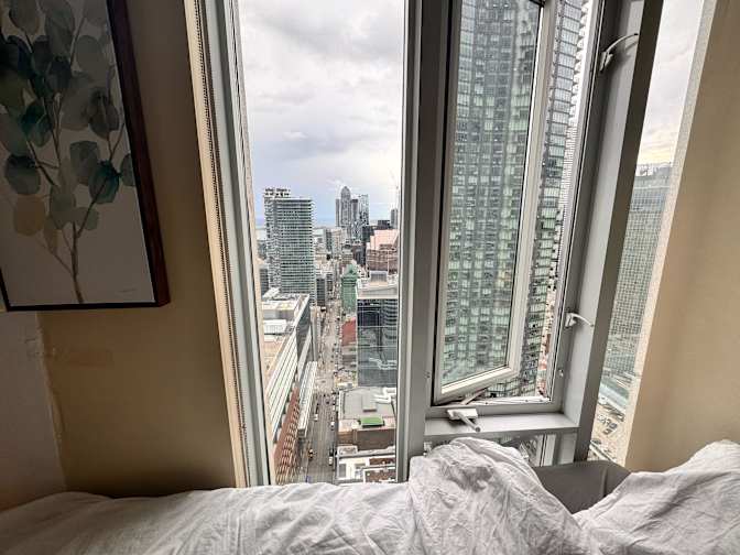 Housingfouryou's room