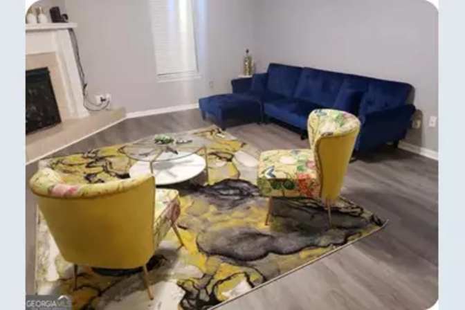 Lynn Favors's room