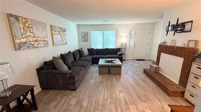 Alcove Rooms's room
