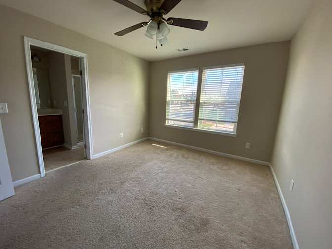 Alcove Rooms's room