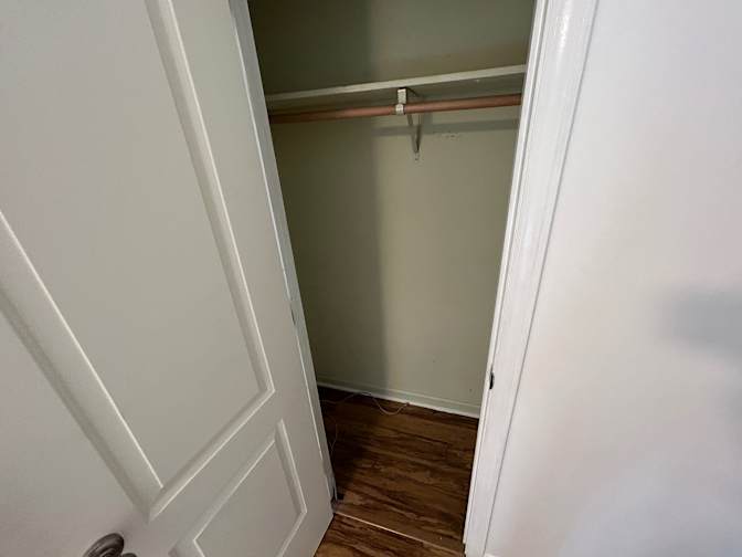 Alcove Rooms's room