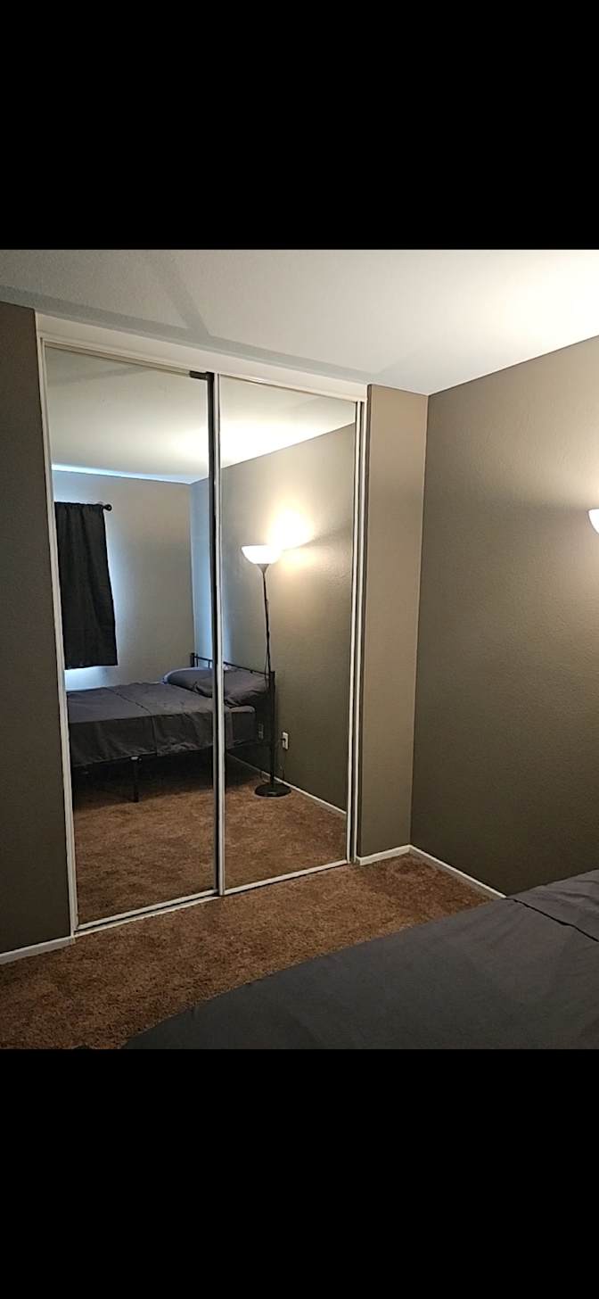 Leon's room