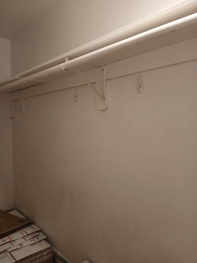 Leslie's room