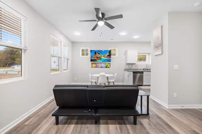 Alcove Rooms's room