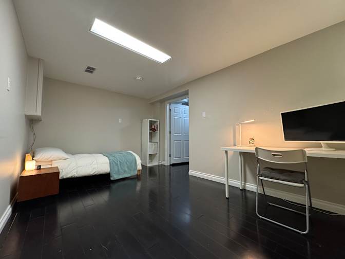 Jeong's room