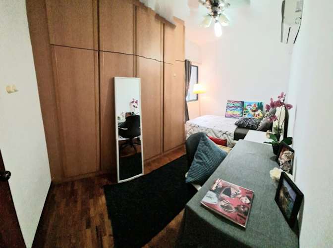 VVA EI's room