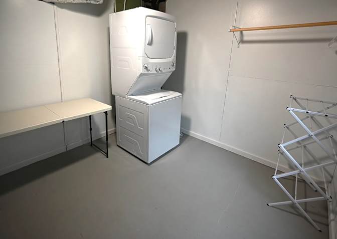 Alcove Rooms's room