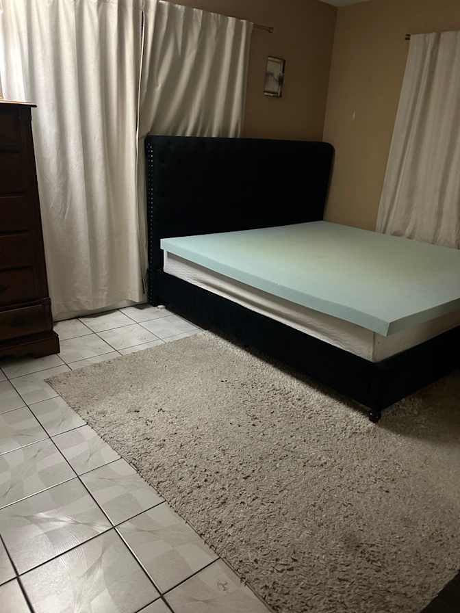Gregory DaSilva's room