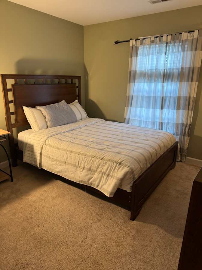 Liz's room