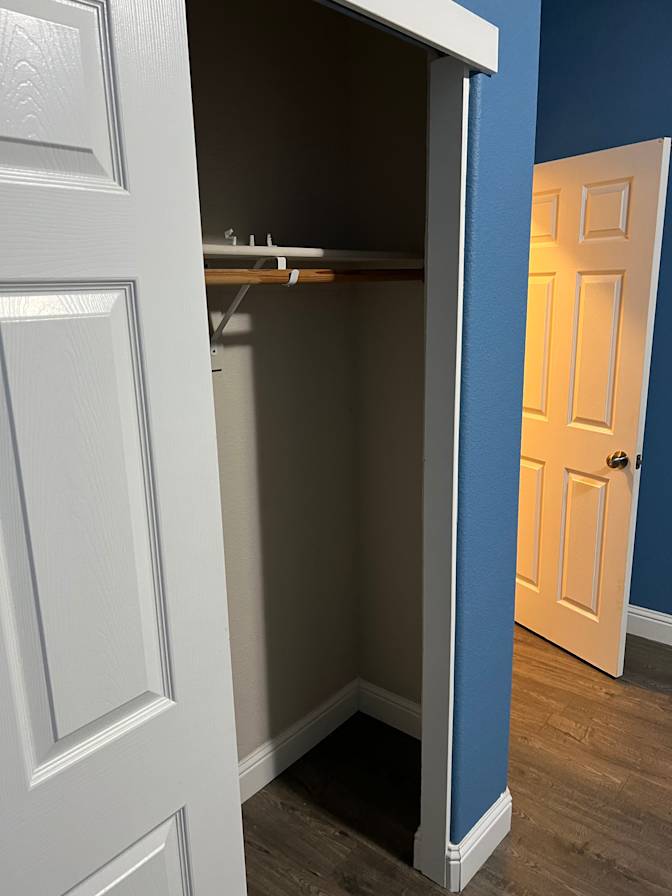 Quy's room